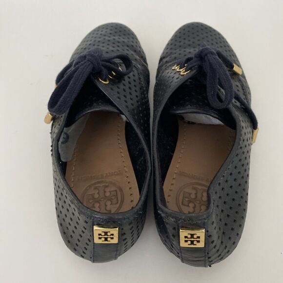 Tory Burch Black Perforated Leather Lace Up Oxford Flat Round Toe Size 5… - Picture 5 of 6